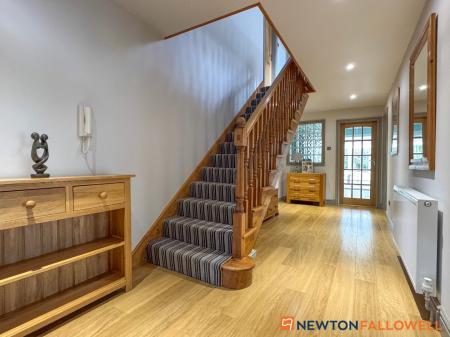 5 bedroom Detached house for sale in North Road, Sutton-on-Trent