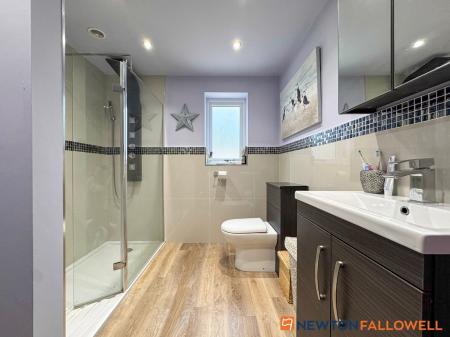 5 bedroom Detached house for sale in North Road, Sutton-on-Trent