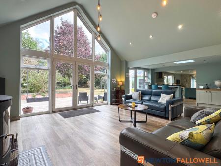 5 bedroom Detached house for sale in North Road, Sutton-on-Trent