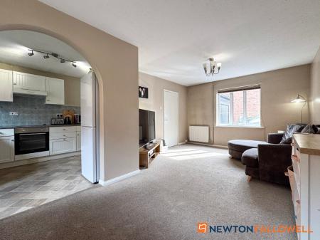 3 bedroom Semi-detached house for sale in Nursery Court, Newark