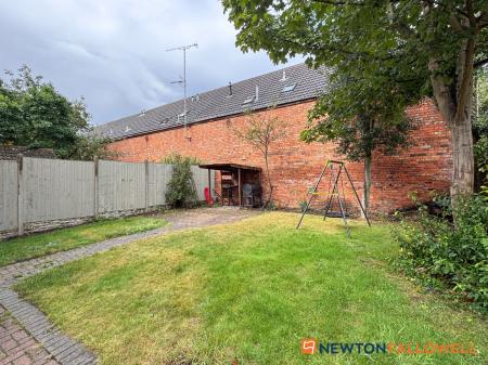 3 bedroom Semi-detached house for sale in Nursery Court, Newark