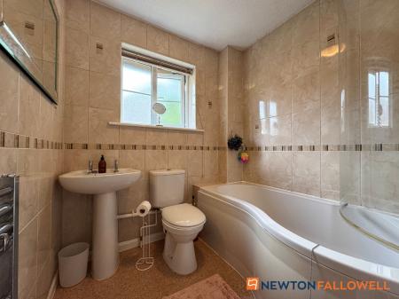 3 bedroom Semi-detached house for sale in Nursery Court, Newark