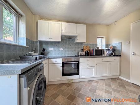 3 bedroom Semi-detached house for sale in Nursery Court, Newark