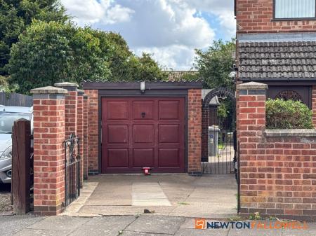 3 bedroom End of terrace house for sale in Quibell Road, Newark