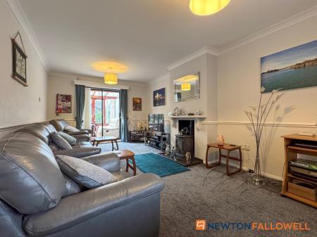 3 bedroom End of terrace house for sale in Quibell Road, Newark