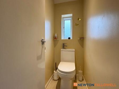 3 bedroom End of terrace house for sale in Quibell Road, Newark