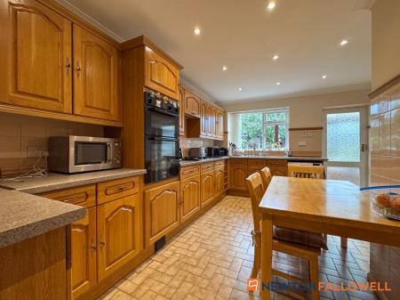 3 bedroom End of terrace house for sale in Quibell Road, Newark