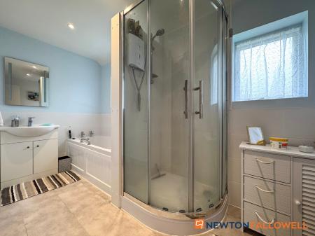 3 bedroom End of terrace house for sale in Quibell Road, Newark