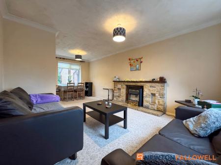 3 bedroom Detached house for sale in Ringrose Close, Newark