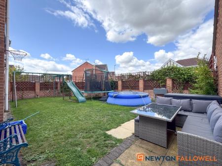 4 bedroom Detached house for sale in Saucemere Drive, Newark