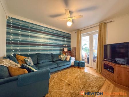 4 bedroom Detached house for sale in Saucemere Drive, Newark