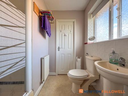 4 bedroom Detached house for sale in Saucemere Drive, Newark