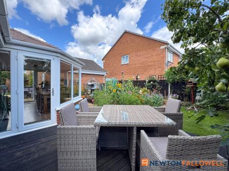 4 bedroom Detached house for sale in Saucemere Drive, Newark