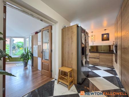 4 bedroom Detached house for sale in Saucemere Drive, Newark