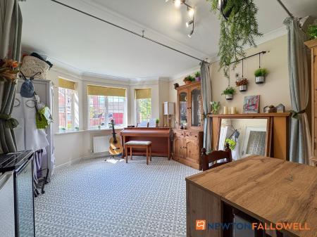 4 bedroom Detached house for sale in Saucemere Drive, Newark