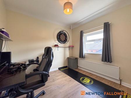 3 bedroom Semi-detached house for sale in Thoresby Avenue, Newark