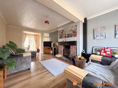 3 bedroom Semi-detached house for sale in Thoresby Avenue, Newark