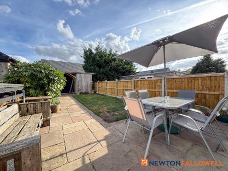 3 bedroom Semi-detached house for sale in Thoresby Avenue, Newark