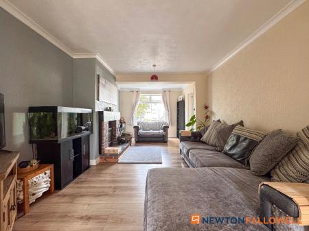 3 bedroom Semi-detached house for sale in Thoresby Avenue, Newark