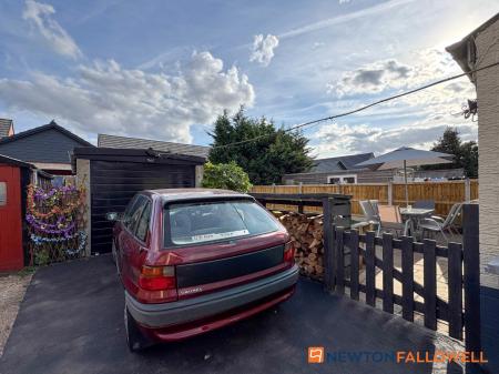 3 bedroom Semi-detached house for sale in Thoresby Avenue, Newark