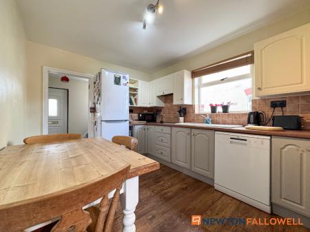 3 bedroom Semi-detached house for sale in Thoresby Avenue, Newark
