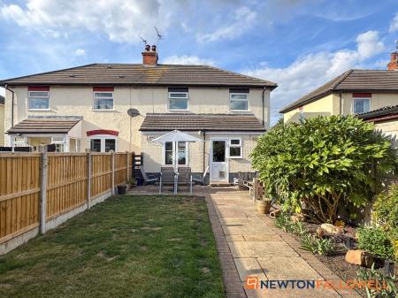 3 bedroom Semi-detached house for sale in Thoresby Avenue, Newark