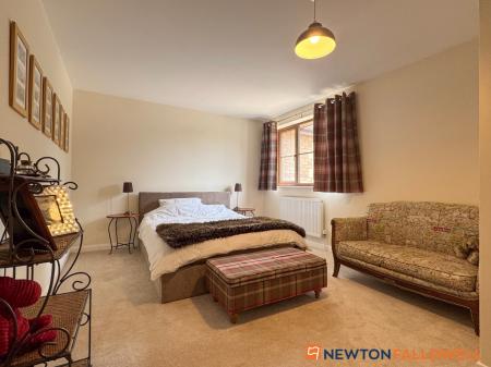 6 bedroom Detached house for sale in Town Street, Westborough