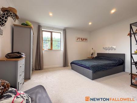 6 bedroom Detached house for sale in Town Street, Westborough