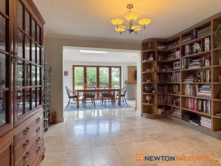 6 bedroom Detached house for sale in Town Street, Westborough