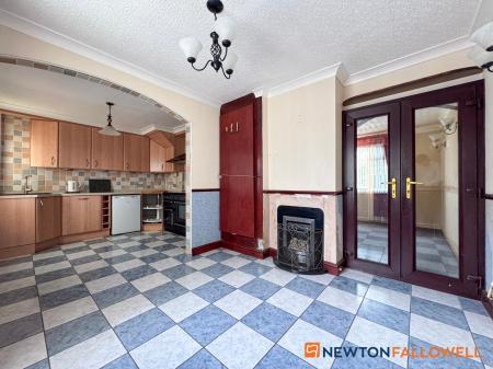 3 bedroom Terraced House for sale in Wolsey Road, Newark