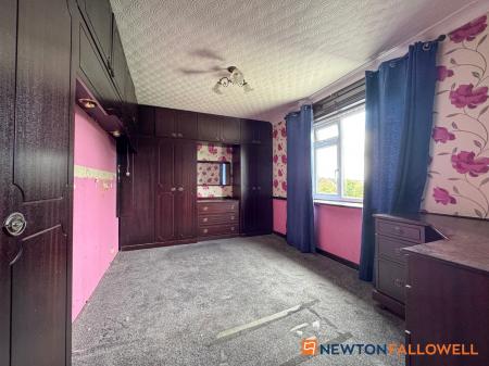 3 bedroom Terraced House for sale in Wolsey Road, Newark