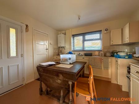 3 bedroom Semi-detached house for sale in Lowfield Lane, Balderton