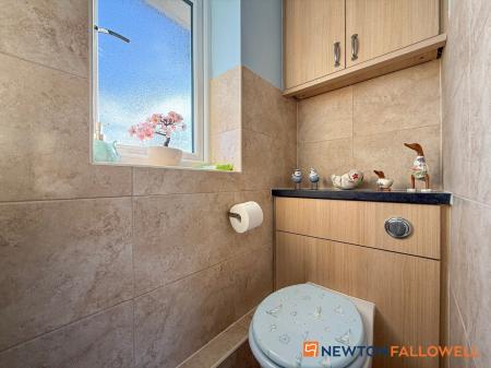 3 bedroom End of terrace house for sale in Cranmer Road, Newark