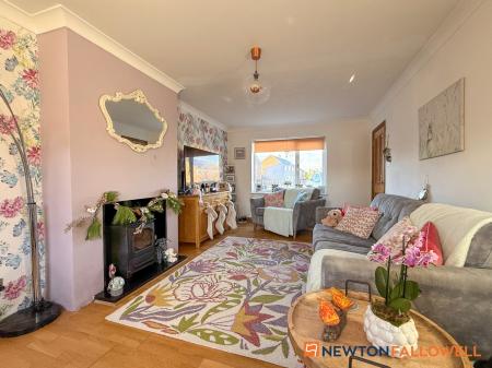 3 bedroom End of terrace house for sale in Cranmer Road, Newark