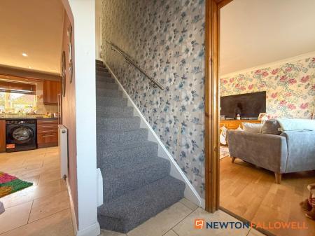 3 bedroom End of terrace house for sale in Cranmer Road, Newark