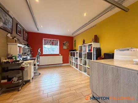 3 bedroom Detached bungalow for sale in Jasmine Court, Balderton