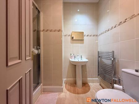 3 bedroom Semi-detached house for sale in Wellington Road, Newark
