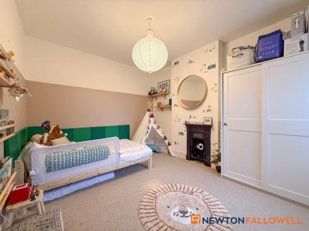 3 bedroom Semi-detached house for sale in Wellington Road, Newark