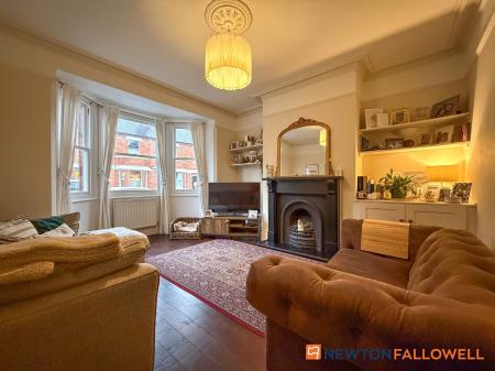 3 bedroom Semi-detached house for sale in Wellington Road, Newark