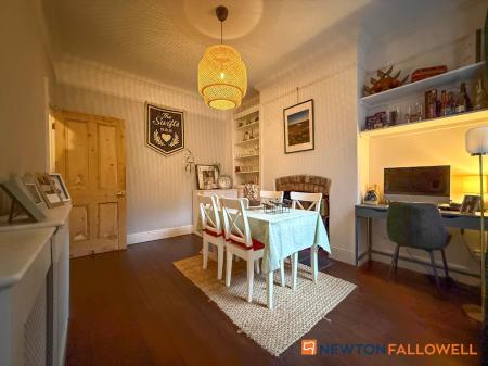 3 bedroom Semi-detached house for sale in Wellington Road, Newark