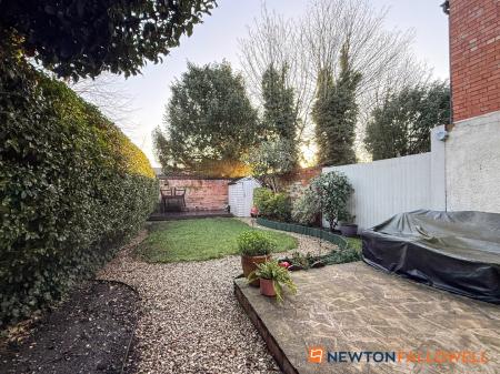 3 bedroom Semi-detached house for sale in Wellington Road, Newark