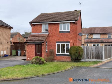 3 bedroom Detached house for sale in Robinson Close, Newark
