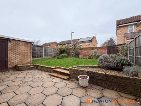 3 bedroom Detached house for sale in Robinson Close, Newark