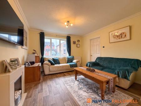 3 bedroom Detached house for sale in Robinson Close, Newark