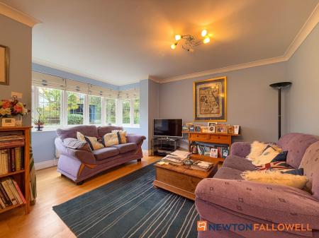 6 bedroom Detached house for sale in Glebe Park, Balderton