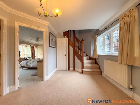 6 bedroom Detached house for sale in Glebe Park, Balderton