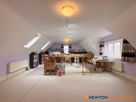 6 bedroom Detached house for sale in Glebe Park, Balderton