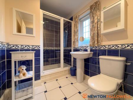 6 bedroom Detached house for sale in Glebe Park, Balderton