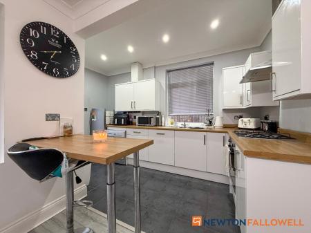 3 bedroom Semi-detached house for sale in Bancroft Road, Newark