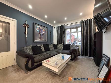 3 bedroom Semi-detached house for sale in Bancroft Road, Newark